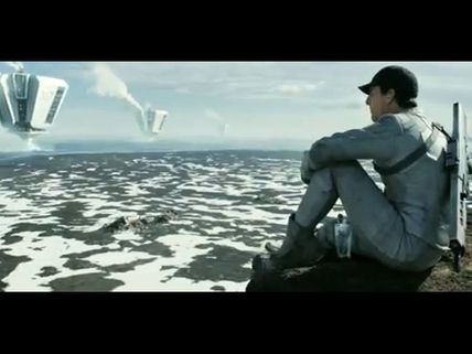 வேற்று கிரகவாசிகள் தாக்குதல்... பூமியிலிருந்து எல்லோரையும் காப்பாற்றி இன்னொரு கிரகத்துக்கு..