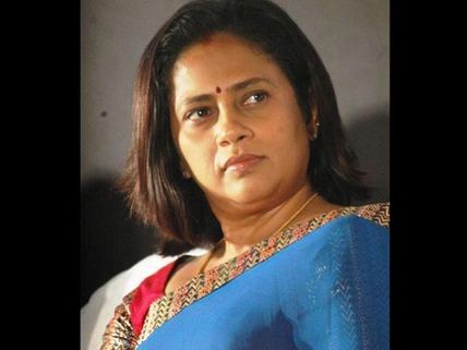 டிவி நிகழ்ச்சியில் தாலியை கழற்றி எறிந்த பெண்… அதிர்ச்சியடைந்த லட்சுமி ராமகிருஷ்ணன்