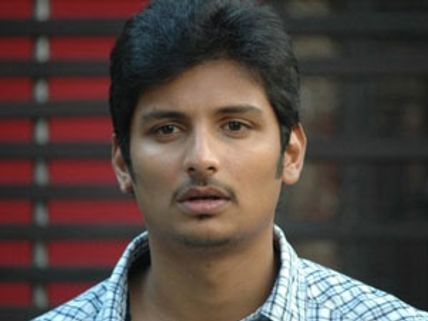 முதலில் அக்கா, இப்போ தங்கச்சியுடன் ஜீவாவுக்கு காதல்