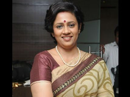 பெண்களின் மரியாதையை குறைப்பது சினிமா தான்... நடிகை லட்சுமி ராமகிருஷ்ணன் அதிரடி
