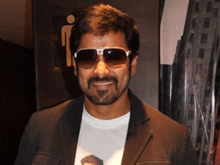 8ம் வகுப்பு படிக்கையில் ஆசிரியையை காதலித்தேன், ஆனால் அவருக்கு...: விக்ரம்