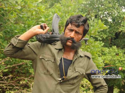 காதலர் தினத்தில் உங்களை சந்திக்க வருகிறார் சந்தனக்கடத்தல் வீரப்பன்