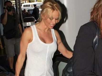 இந்த வயதிலும் பமீலா இவ்வளவு பிரமாதமா இருக்காரே!