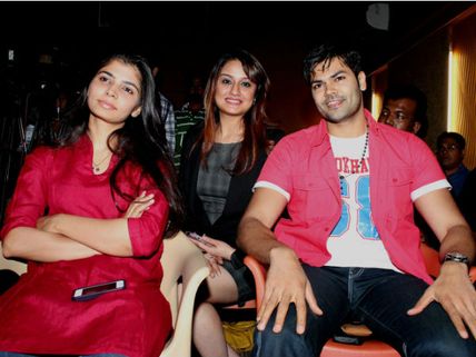 தம்பிக்கு சோனியா அகர்வால் வைத்துக் கொடுத்த மியூசிக் கேரேஜின் 1வது ஆண்டு நிறைவு விழா