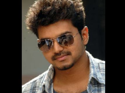 உதவி செய்பவர்களுக்கு இனிப்பு அதிர்ச்சி கொடுக்கும் விஜய்