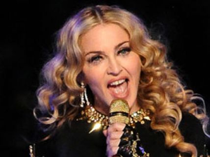 பில்லியனர் கிளப்பில் சேர்ந்த முதல் பாப் பாடகி மடோனா