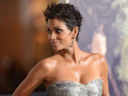 ஹாலி பெர்ரி மீண்டும் கர்ப்பம்.. குழந்தைக்கு அப்பா மார்ட்டினஸ்!