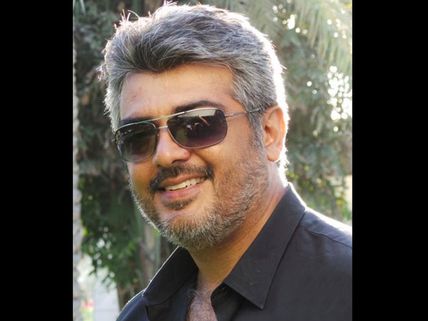 என் பிறந்தநாளில் கட்அவுட், போஸ்டர் என பணத்தை வீணாக்காதீங்க: ரசிகர்களுக்கு 'தல' கோரிக்கை