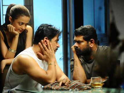 மூன்று பேர் மூன்று காதல்- பட விமர்சனம்