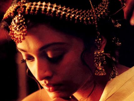 19 படங்கள்.... 19 தேசிய விருதுகள்... இயக்குநர் ரிதுபர்னோ கோஷின் சாதனை!