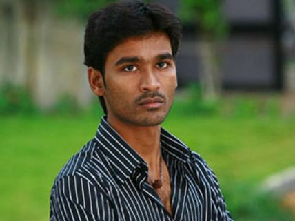 ரஜினி பற்றி நான் சொன்னதை தப்பா எழுதிட்டாங்க - நிருபர் மீது தனுஷ் வருத்தம்