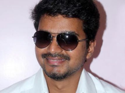 ஜில்லாவில் போலீசா வர்றாராம் விஜய்!