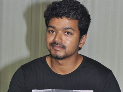 ரசிகர் மன்ற நிர்வாகிகளை ரகசியமாக சந்தித்த விஜய்!