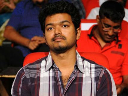 'இல்ல இல்ல... நான் ரசிகர் மன்ற நிர்வாகிகளைச் சந்திக்கல, அரசியல் பேசல!' - விஜய் அவசர மறுப்பு