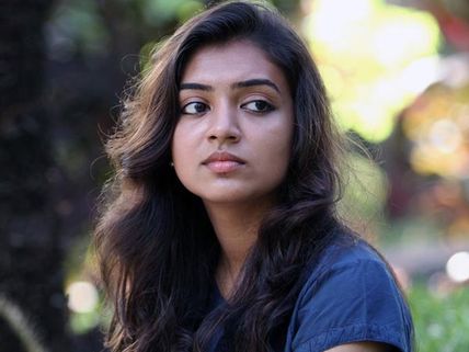 மூணாறில் 'வாயை மூடி பேசவும்'.... ஸ்கூட்டி ஓட்டி விபத்தில் சிக்கிய நஸ்ரியா!