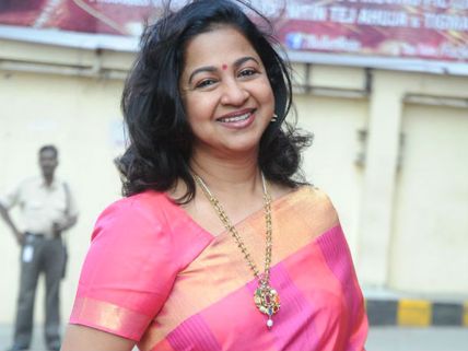சின்னத்திரை படப்பிடிப்புக்கு பாதுகாப்பு: கமிஷனரிடம் மனு கொடுத்த ராதிகா