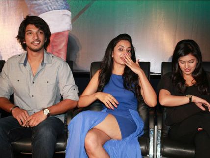 காதல் காட்சிகளில், என்னை விட என் மகன் சிறப்பாக நடிக்கிறான்...: நடிகர் கார்த்திக் புகழாரம் 