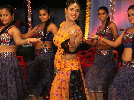 'நான் பொன்னொன்று கண்டேன்': குத்துப்பாடலில் கலக்கும் கஸ்தூரி