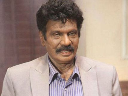 முதல் ஆளாக வாக்களித்த '49 ஓ ஹீரோ' கவுண்டமணி!