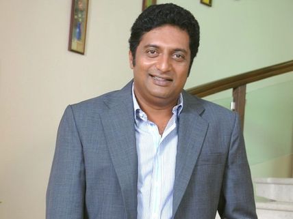 தெலுங்கில் நடிக்க தடை: பிரகாஷ்ராஜ் கடும் எதிர்ப்பு