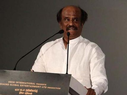 சரித்திர வெற்றி: நரேந்திர மோடி, ஜெயலலிதாவுக்கு ரஜினி வாழ்த்து!
