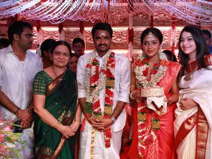 விஜய், அமலா பால் திருமணத்தில் விக்ரம், பாலா, ஜெயம் ராஜா, சரண்யா