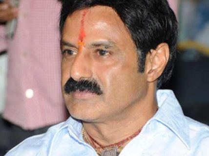 விபத்தில் நடிகர் பாலகிருஷ்ணாவுக்கு காயம்!