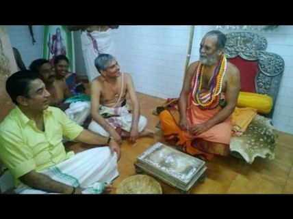 விபூதி பூசி படத்தில் இருப்பது கமல் அல்ல, சுயம்புலிங்கம்