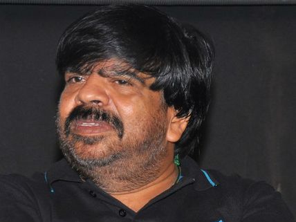 கோடியில் சம்பளம்.. தயாரிப்பாளர்களை அழவைக்கும் நகைச்சுவை நடிகர்கள்! - டி ராஜேந்தர் பேச்சு