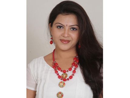 சின்னத்திரைக்கு வந்தார்  நடிகை ஸ்வேதா ராவ்
