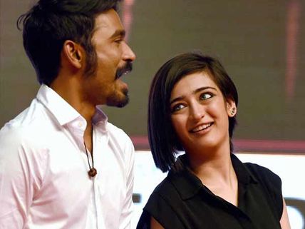 அக்ஷராவுக்கு நான் டிப்ஸ் கொடுப்பதா, அட போங்க பாஸ்: தனுஷ் 