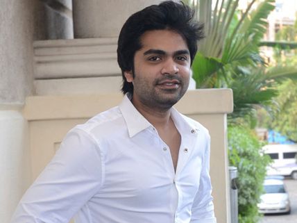 எனக்கு கருத்து சுதந்திரம் இல்லையா? - என்னை அறிந்தால் எதிர்ப்பாளர்களால் சிம்பு ஆவேசம்!