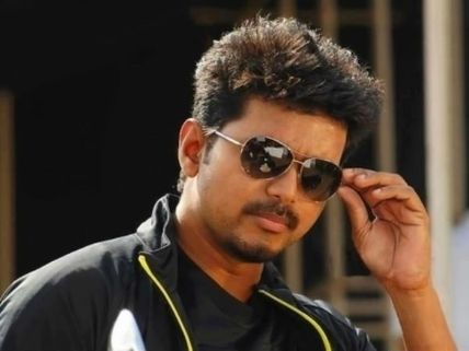 புலி படத்தில் ஒன்றல்ல இரண்டல்ல 3 விஜய்: இப்பவே பார்க்கணும் போல இருக்கா?