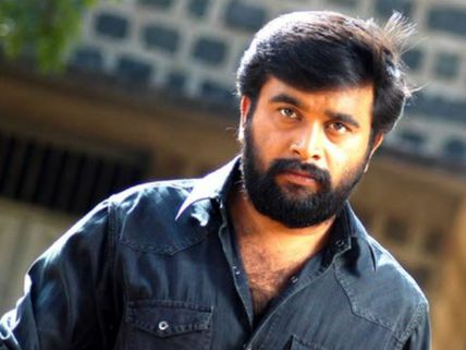 பாலாவின் தாரைதப்பட்டை படபிடிப்பில் விபத்து... ஹீரோ சசிகுமாருக்கு கை முறிந்தது!