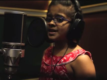 அப்பா போல முதல் பாடலில் விருது... அப்பாவுக்கு மாமா.. மகளுக்கு மாப்பிள்ளை!