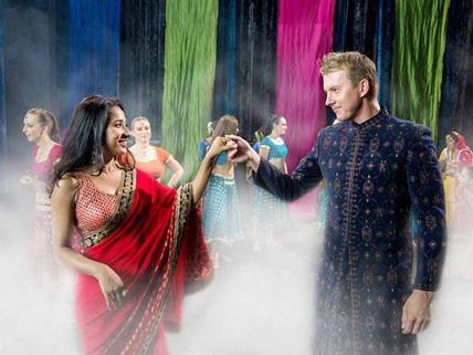 என்னோட டான்ஸ் எப்படி இருக்கு...- இந்திப் பட ஷூட்டிங்கில் பிரெட் லீ கலாட்டா!