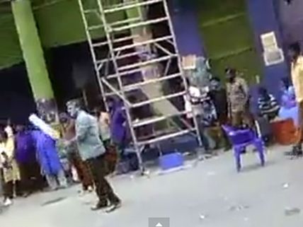 ஷூட்டிங் ஸ்பாட்டில் கிரிக்கெட் விளையாடி மகிழ்ந்த அஜீத்