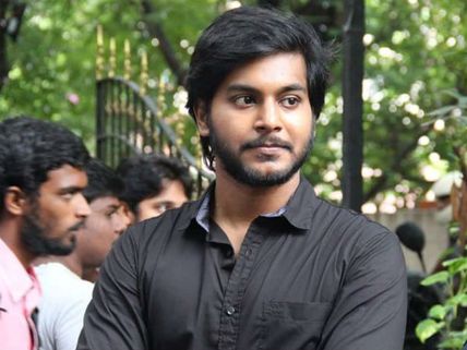 இருக்கா.. இல்லையா சொல்லுங்க பிளீஸ்! – டிமாண்ட்டி காலனி “ராகவனுடன்” ஒரு 