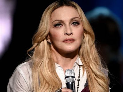 இணையத்தில் வைரலாகும் மடோனா 