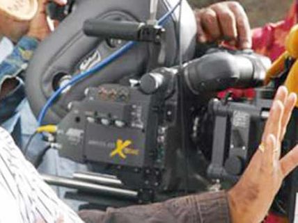 பாகுபலியை தூக்கி சாப்பிட தூபம்போடும் டைரக்டர்.. தெறித்து ஓடும் தயாரிப்பாளர்கள்