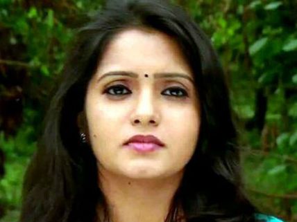 வில்லியாக நடிக்க ஆசைப்படும் குலதெய்வம் அலமு
