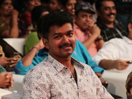எம்.ஜி.ஆர் படத்தின் கதை சொன்ன விஜய் … புலி ஆடியோ விழாவில் அசத்தல் பேச்சு