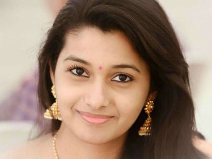 அழகாய் அழும் சீரியல் கதாநாயகிகள்... 2015ன் டாப் லிஸ்ட்