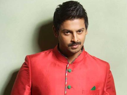 ஒரு பக்கம் பிணம் எரியும், மறுபக்கம் எங்க ஷூட்டிங் நடக்கும்! - ஸ்ரீகாந்த்