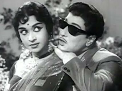 நெஞ்சம் மறப்பதில்லை 15 -  எம்ஜிஆர்... அள்ளித் தந்த நல்லவர்!