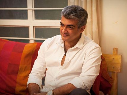 அஜீத்தை பார்த்து புல்லரித்துப் போய் நின்ற இயக்குனர் விக்ரமன் #ajith 