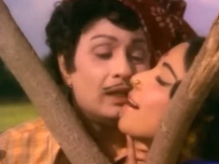 ஆனந்தத் தேன்காற்றுத் தாலாட்டுதே - 5