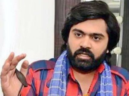 அஜீத்தை கைகழுவி விட்டு வேறு ஒரு நடிகரின் ரசிகனாகிவிட்ட சிம்பு 