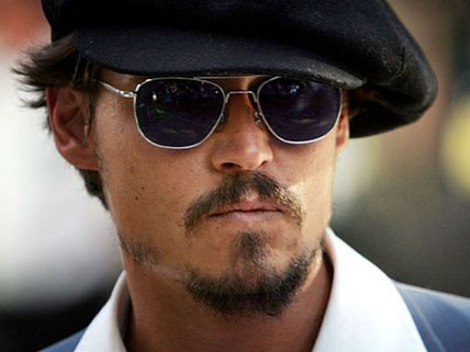  பிளாப் மேல் பிளாப் கொடுத்தாலும் அதிக சம்பளம் பெறும் ஹாலிவுட் ஹீரோ இவர் தான்!