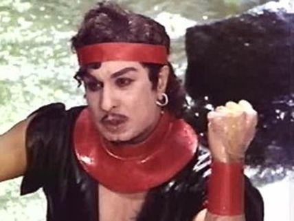 நெஞ்சம் மறப்பதில்லை - 23: எம்.ஜி.ஆரை திரையுலகின் முடிசூடா மன்னனாக்கிய படங்கள்!